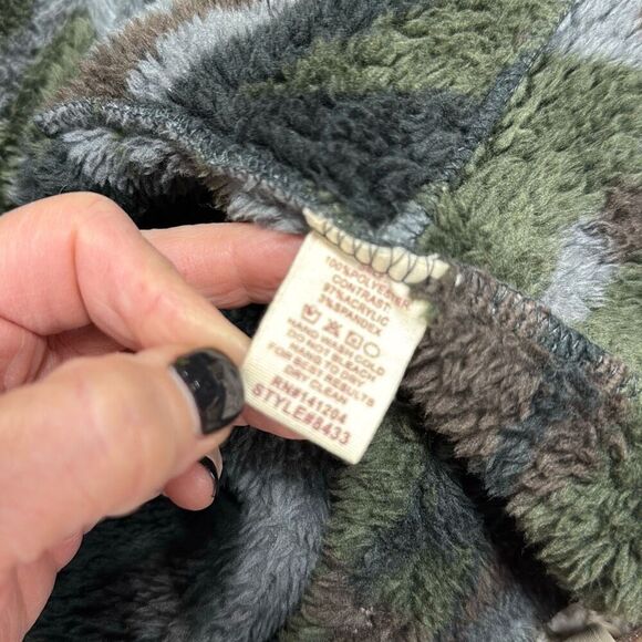 Hem & Thread Camouflage Hooded Sherpa Jacket OneSize - Picture 10 of 10